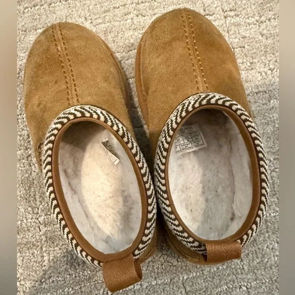 Koolaburra Tan Kids Burree shoes size 12 toddler **see pictures** - Picture 6 of 7